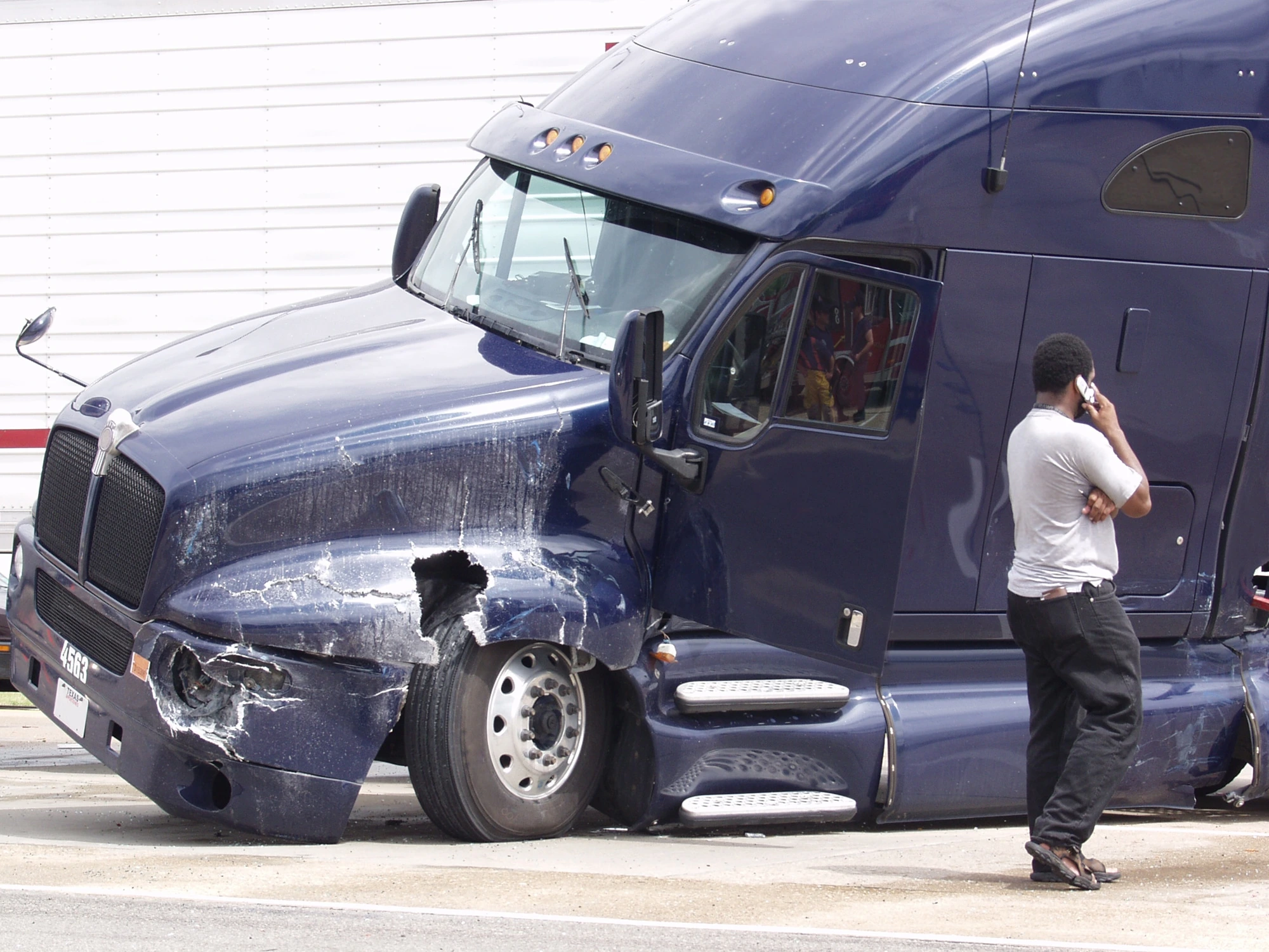 When to Consult a Lawyer for a Truck Accident in Virginia